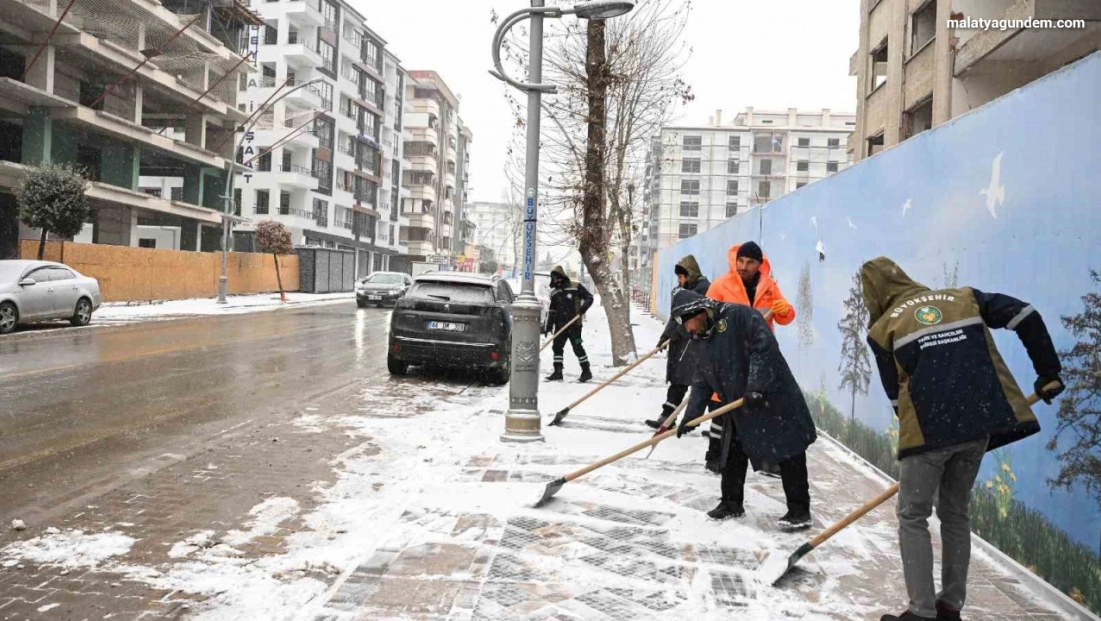 149 mahallede yol açma çalışmaları devam ediyor