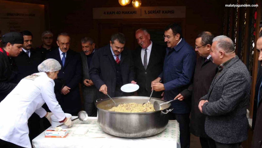Bakan Tekin:  Türkiye'nin demokratikleşmesine önemli katkılar sağladı