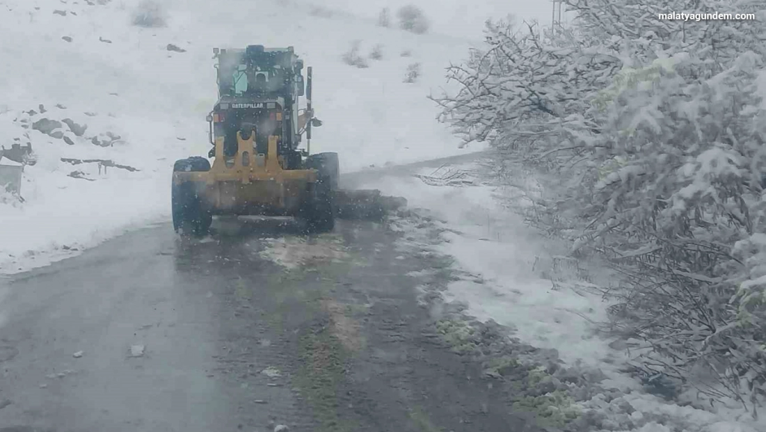 Battalgazi Belediyesi'nden kar yağışına karşı hızlı müdahale