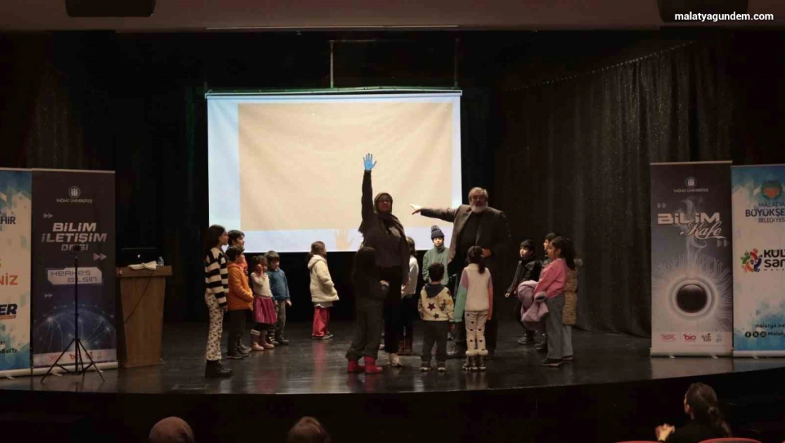 İnönü Üniversitesi'nden üç kuşağı bir araya getiren bilim kafe etkinliği