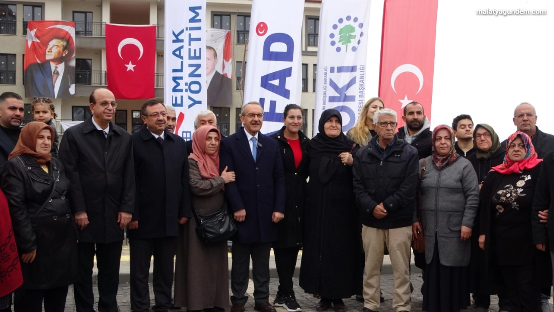 Malatya'da deprem konutlarının anahtar teslimi sürüyor