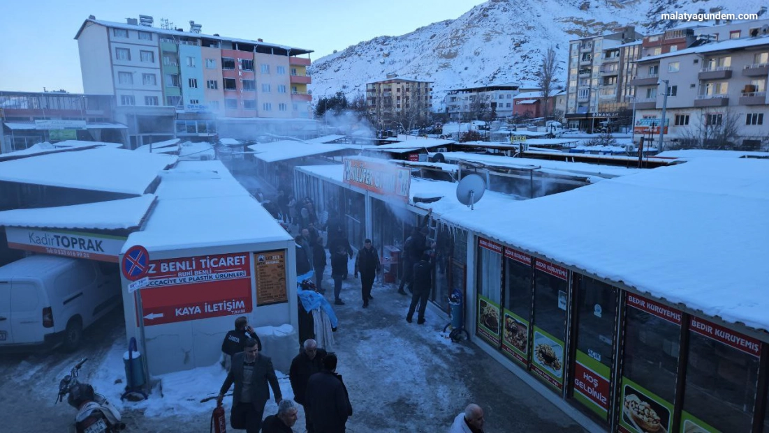 Konteyner çarşıda çıkan yangın paniğe neden oldu
