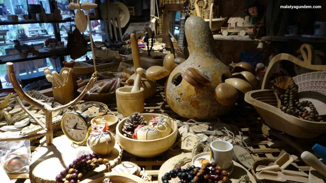 Yarım asırdır ağaçlara şekil veriyor