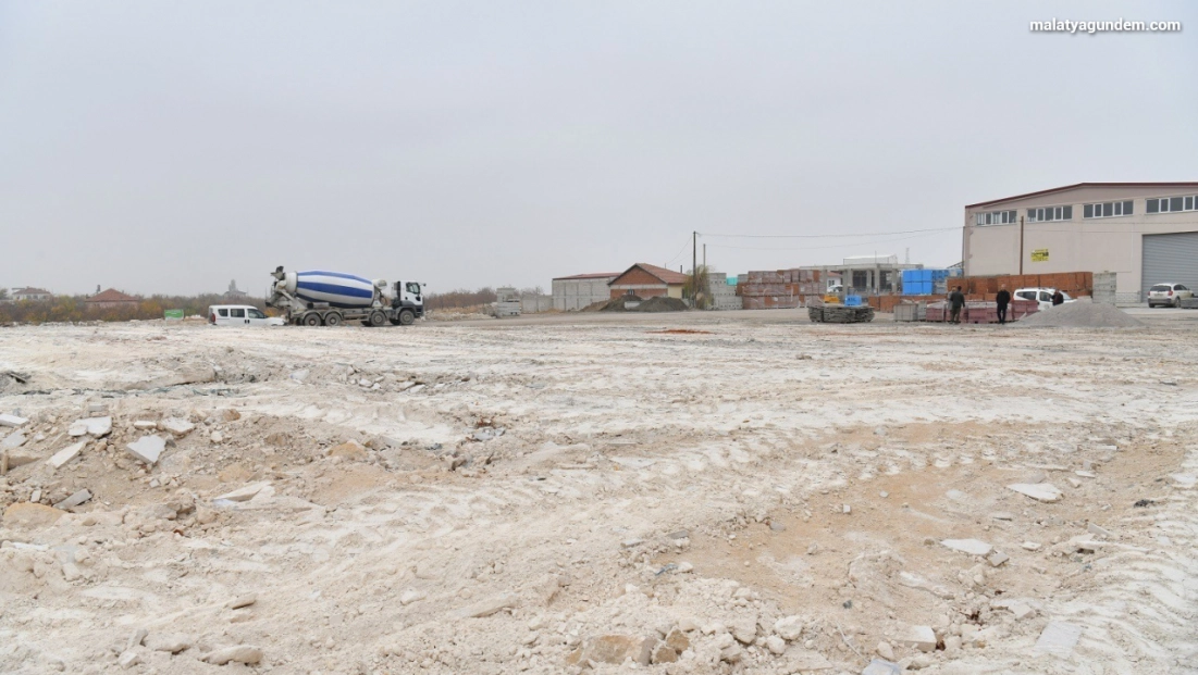 Yeşiltepe'de hafriyat alanı temizlendi, mahalle nefes aldı!