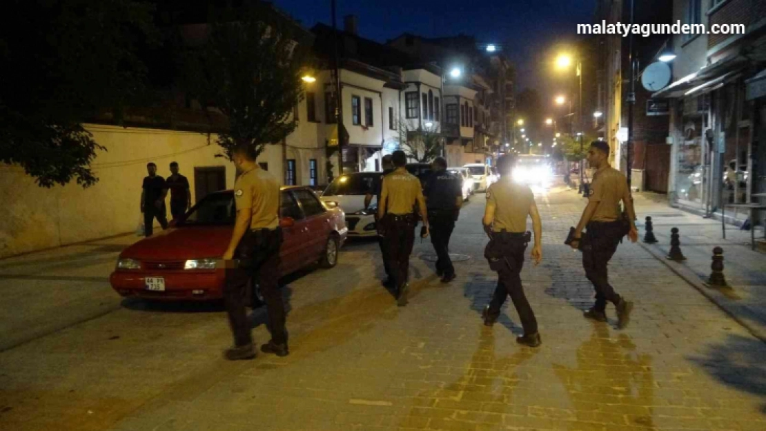 'Yan baktın' kavgası kanlı bitti: 3 yaralı