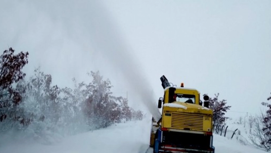 15 Mahalle Yolu Ulaşıma Kapalı