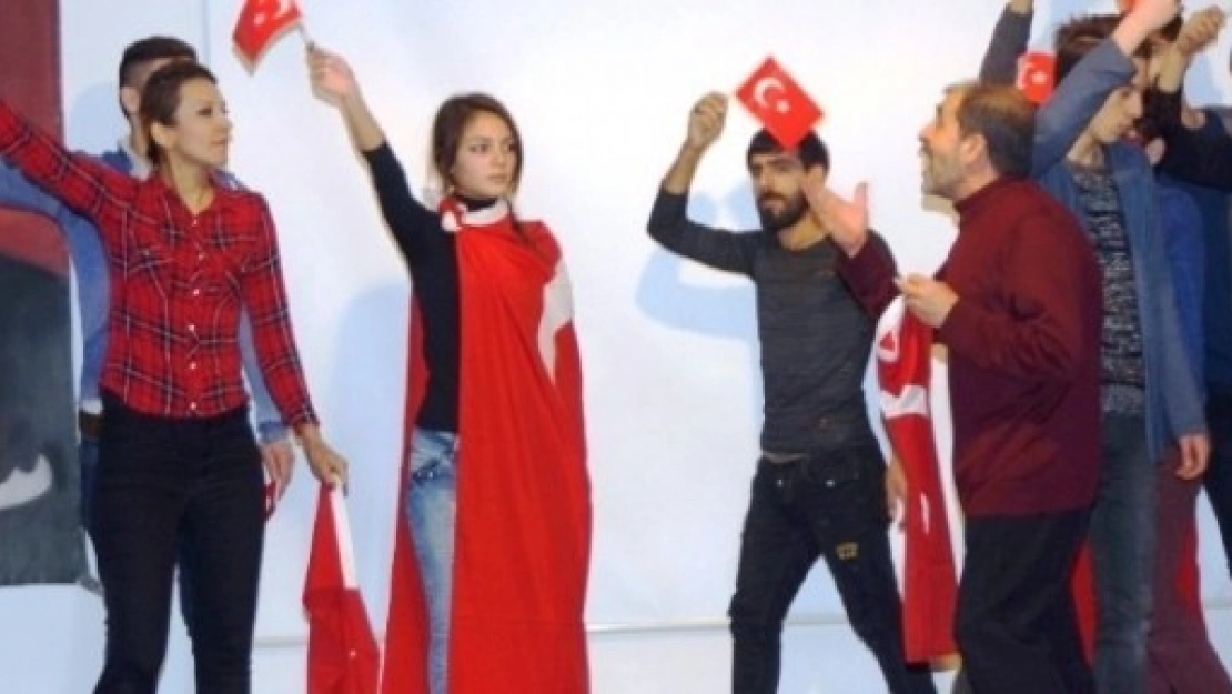 15 Temmuz'u Anlatan Tiyatro İlgiyle İzlendi