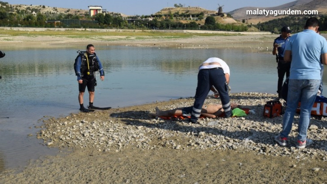 19 yaşındaki genç serinlemek için girdiği gölette boğuldu