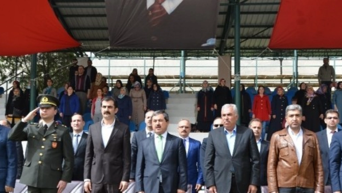 23 Nisan Darende'de Coşku İle Kutlandı