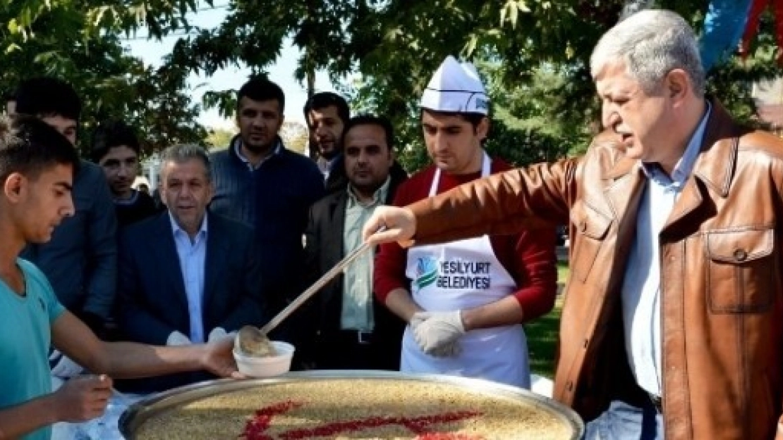 29 Camide 25 Bin Kişiye Aşure İkram Edildi