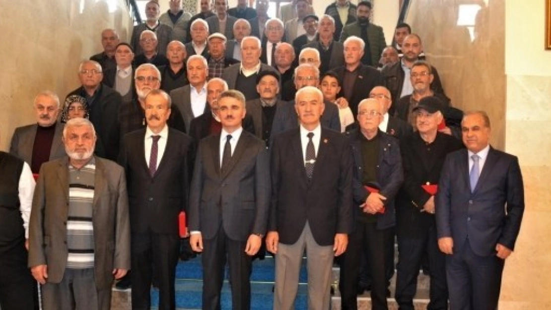 40 Kıbrıs Gazisine Madalya
