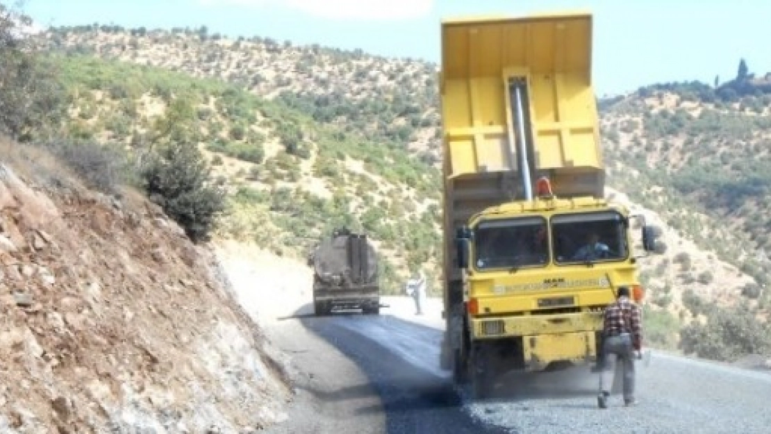 4 Mahallenin 8 Km'lik Yolu Asfaltlanıyor