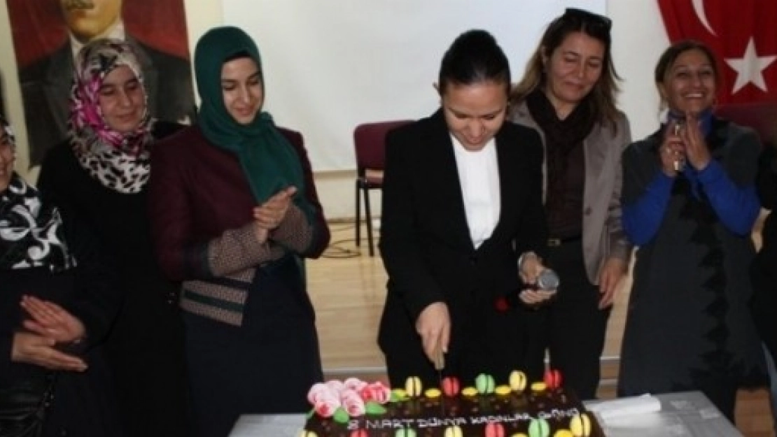8 Mart Dünya Kadınlar Günü Yazıhan'da Kutlandı
