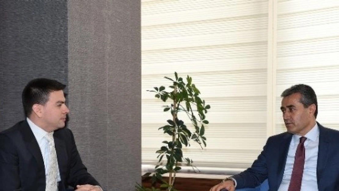 ABD Adana Konsolosu Espinoza, Büyükşehir Belediyesini Ziyaret Etti