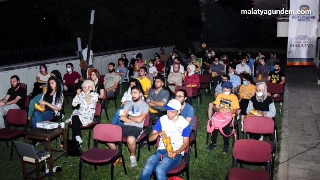 Açık havada sinema keyfi