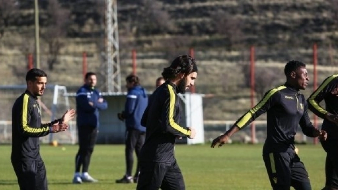 Adem Büyük Antalyaspor Maçında Forma Giyecek