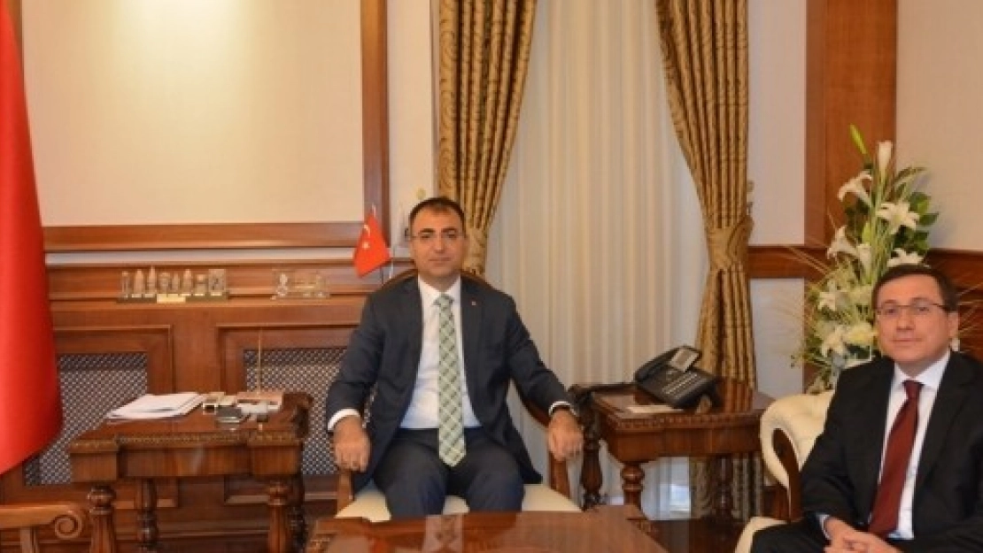 Ahmet  Kızılay'dan Vali Toprak'a ziyaret