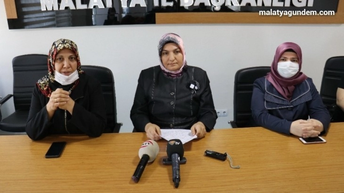 AK Parti'den sokak hayvanları için basın açıklaması