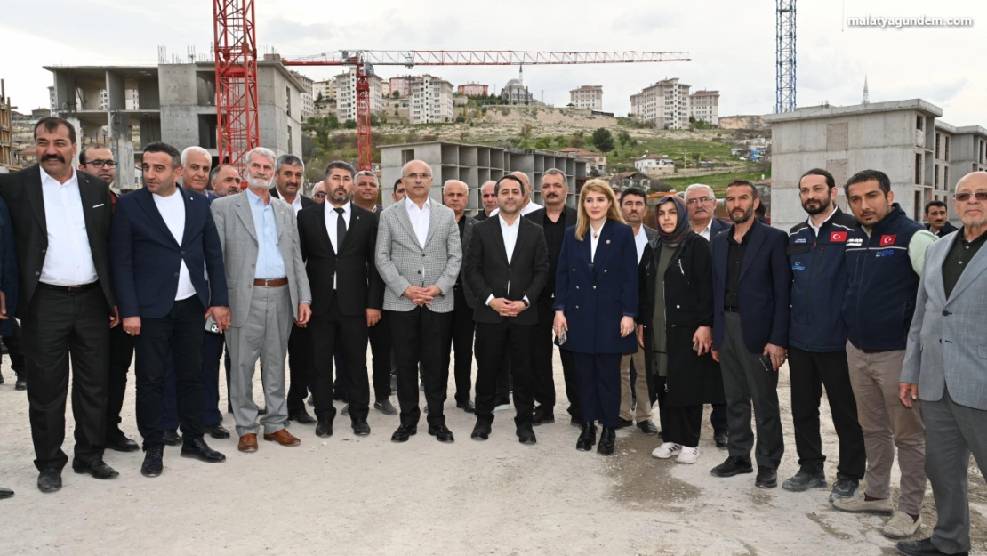 AK Parti heyeti Akçadağ'da incelemede bulundu