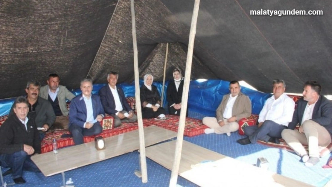 AK Parti heyetinden Yazıhana çıkartma