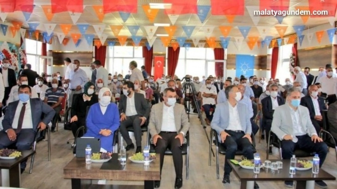 AK Parti ilçe kongrelerine devam ediyor