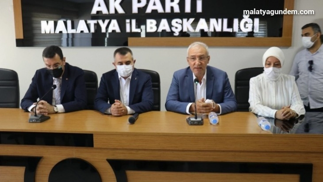 AK Parti Malatya İl Başkanlığında bayramlaşma töreni