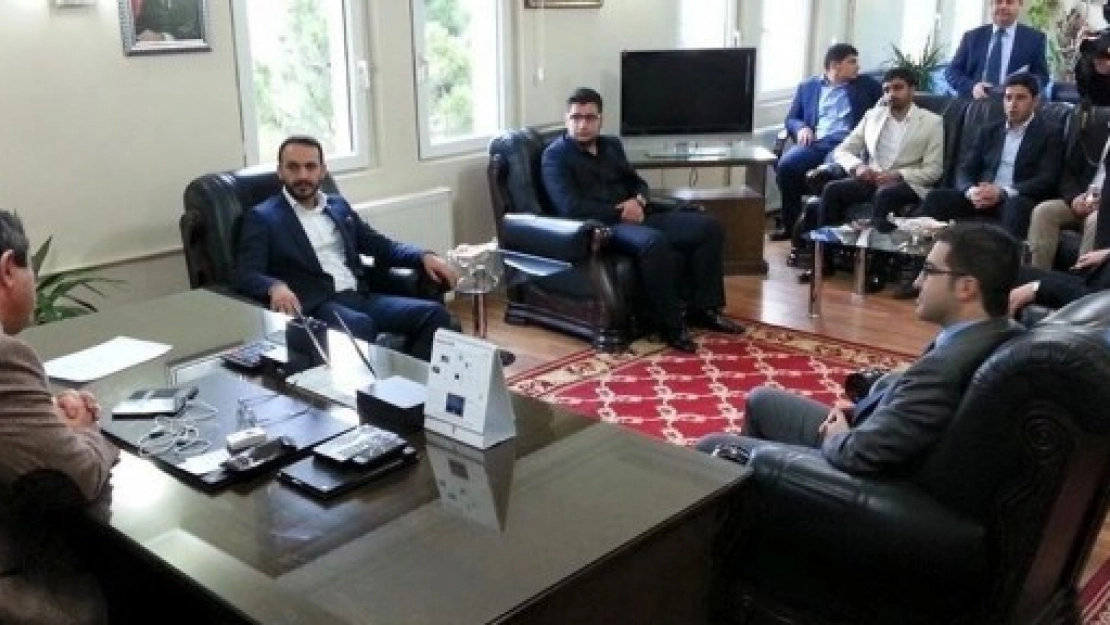 Ak Gençlerden Darende Belediyesine Ziyaret