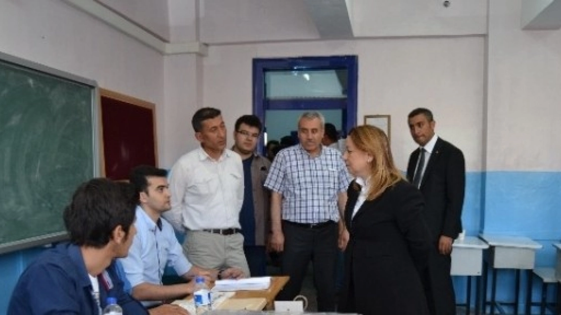 AK Parti Genel Başkan Yardımcısı Çalık, Oyunu Kullandı