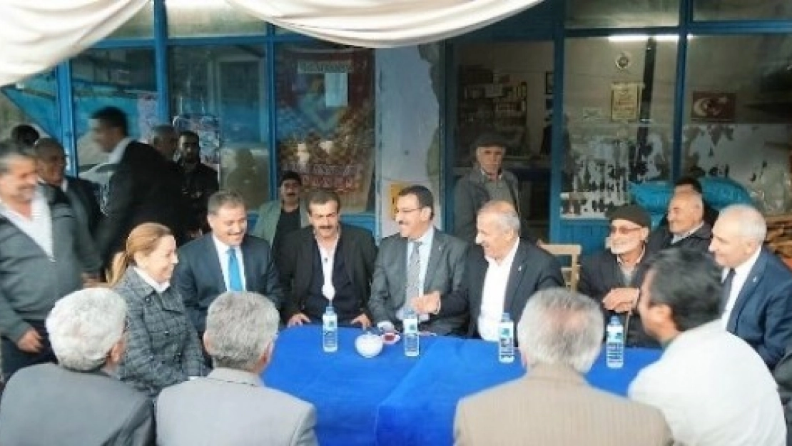 AK Parti Heyeti Darendelilerle Bir Araya Geldi