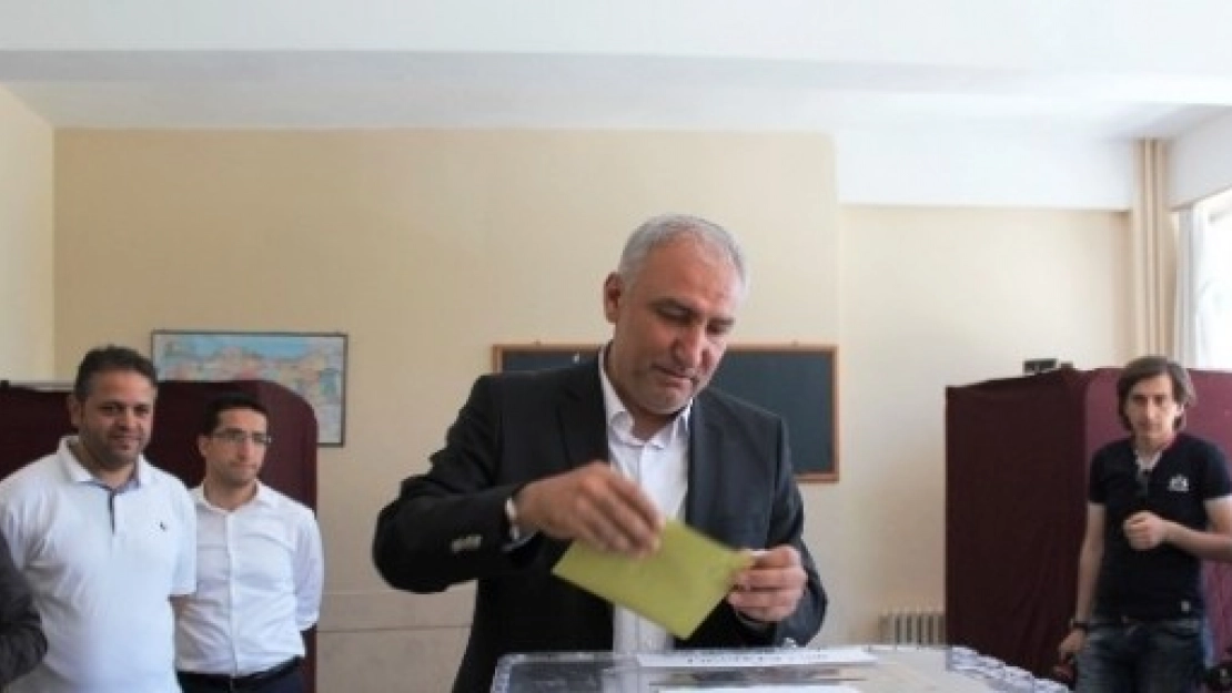 AK Parti İl Başkanı Kahtalı Oyunu Kullandı