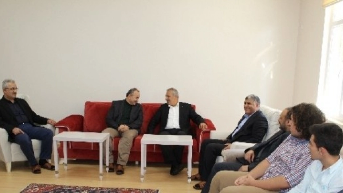 Şahin İlim Yayma Cemiyetinin Ziyaret Etti