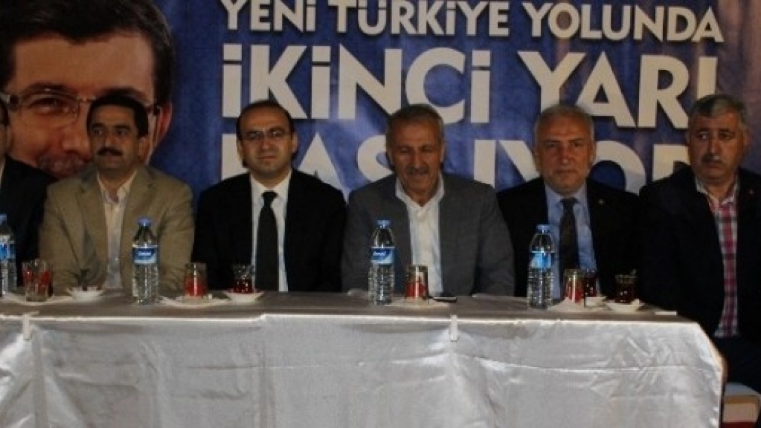 AK Parti Seçim Çalışmalarını Sürdürüyor