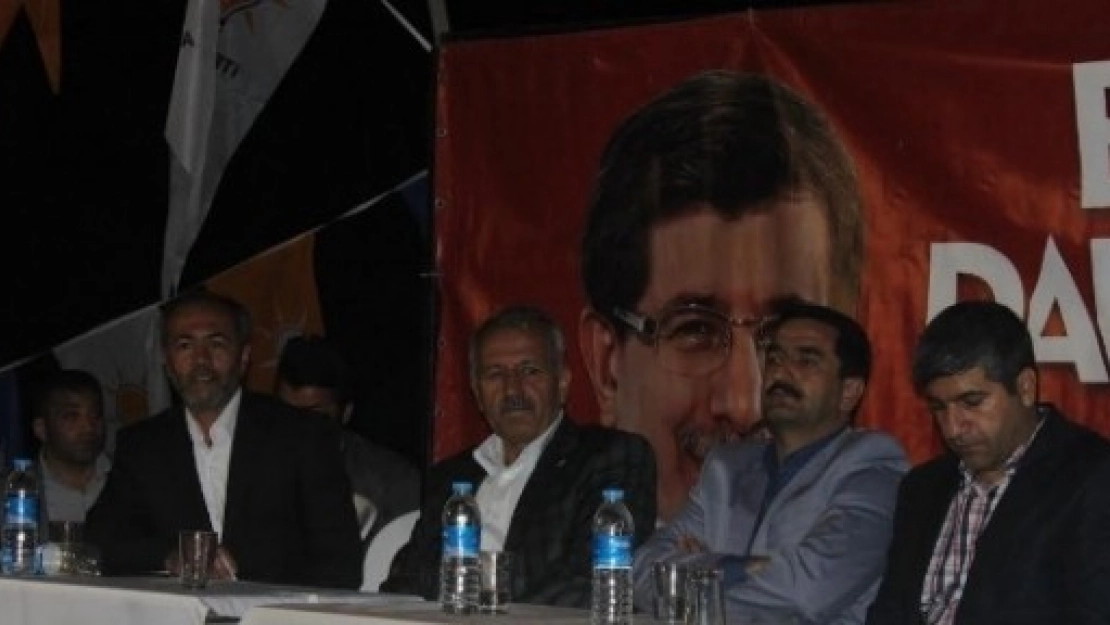 AK Parti'de Mahalle Toplantıları Sürüyor