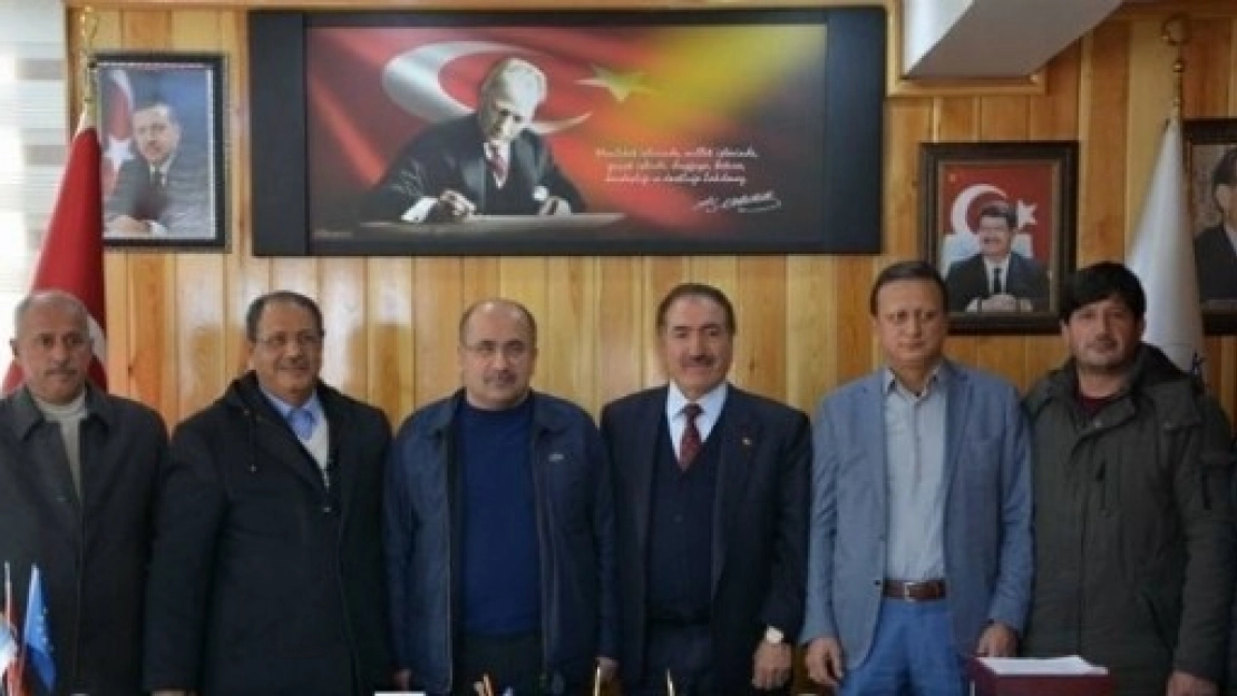 AK Partili Siyasiler Akdemir'i Ziyaret Etti