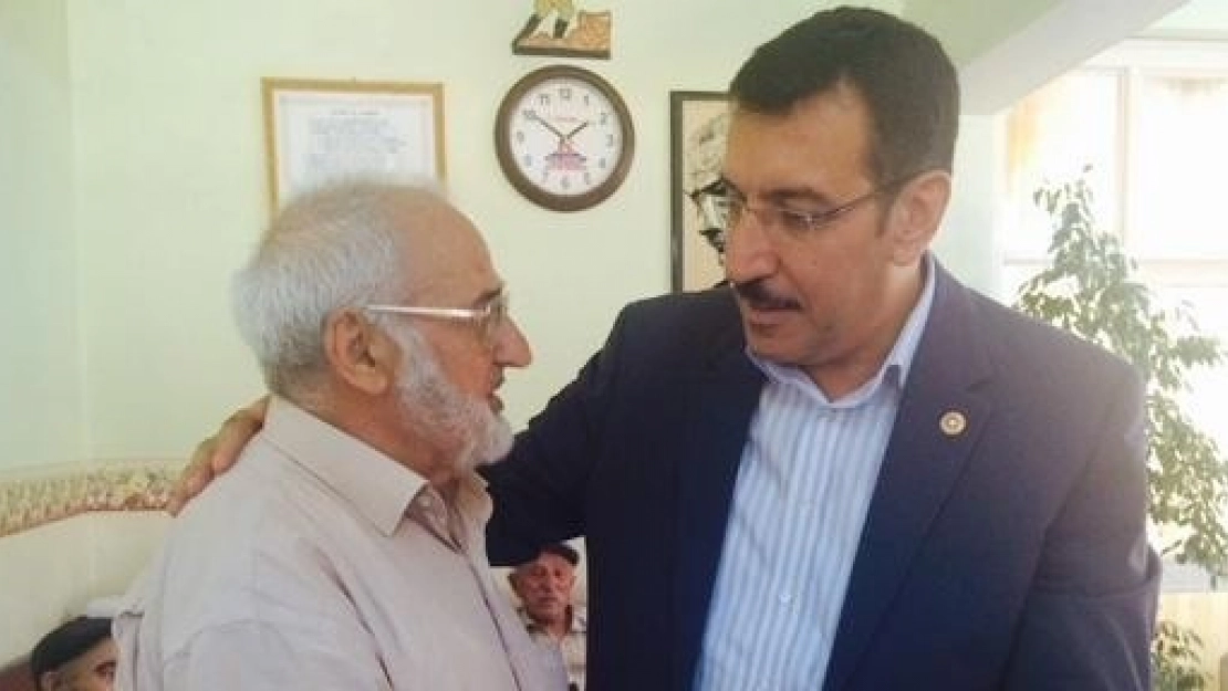 AK Partililer Huzurevi Sakinlerinin Bayramını Kutladı