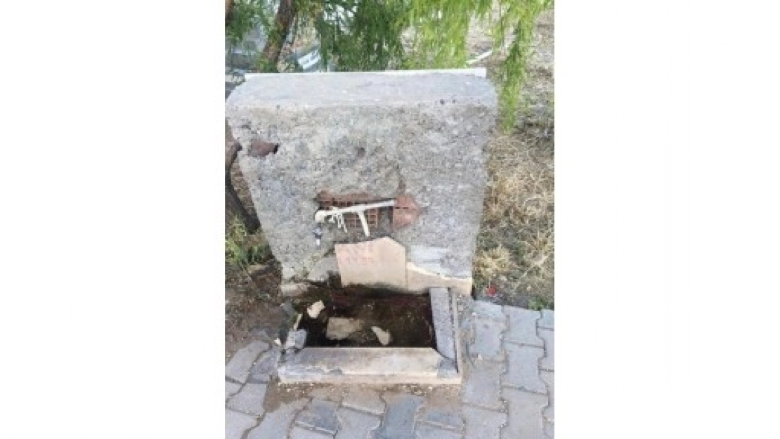 Akçadağ'da Mezarlık Tepkisi