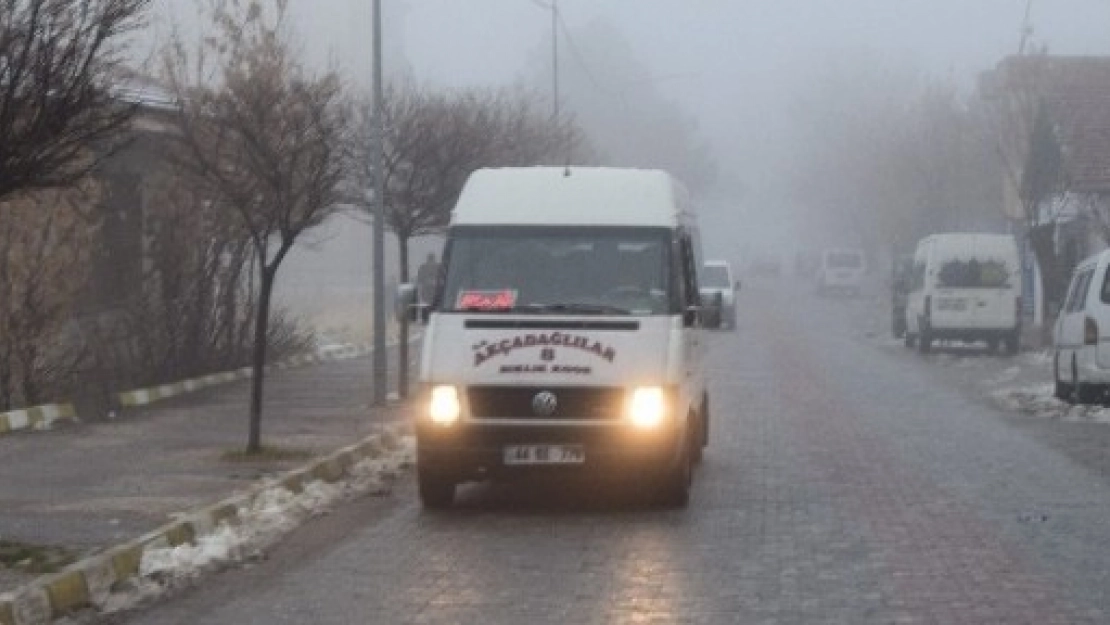 Akçadağ'da Yoğun Sis Hayatı Olumsuz Etkiledi