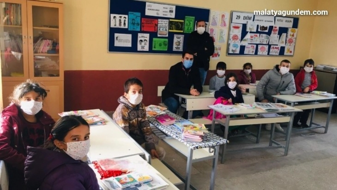 Akif Çelik'in anısına kütüphane