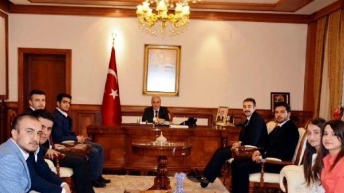 Akil Gençler Platformu Malatya Heyetinden, Vali Kamçı'ya Ziyaret