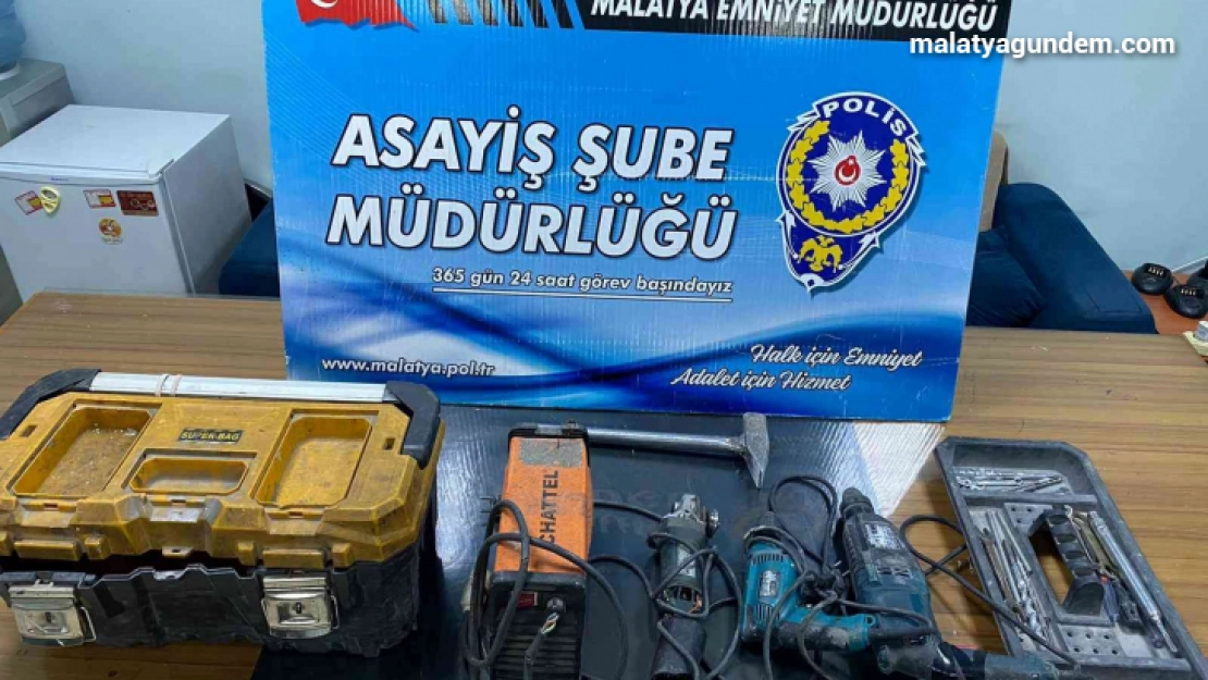 Akü hırsızları tutuklandı