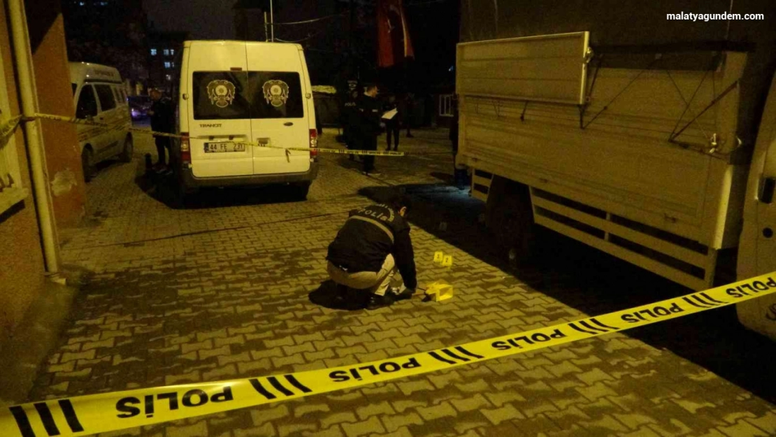Alacak verecek meselesinde otoparkta kurşunlar havada uçuştu: 1 yaralı