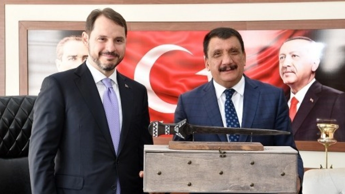 Albayrak, Büyükşehir Belediyesini Ziyaret Etti