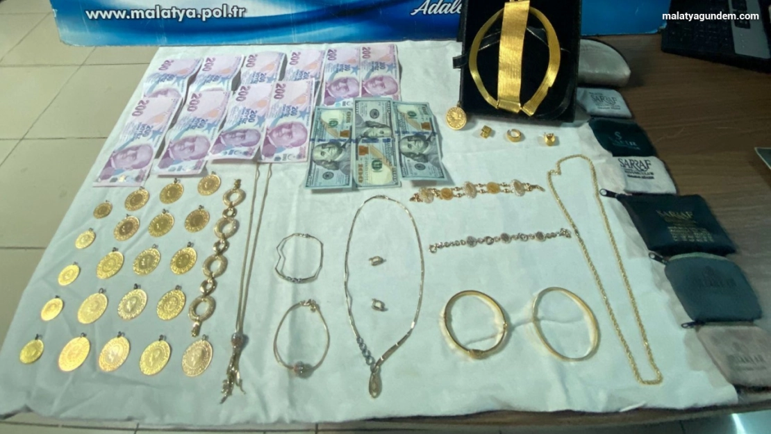 Altın hırsızları polisten kaçamadı