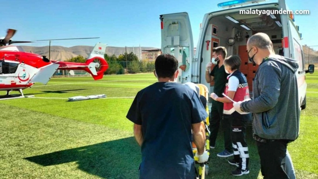 Ambulans helikopter, kalp krizi geçiren hasta için havalandı