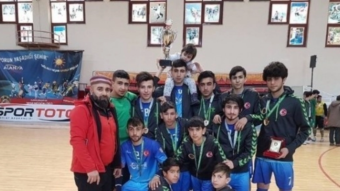 Anadolu Ateşi Hokey Takımı Şampiyon Olarak 2.Lige yükseldi