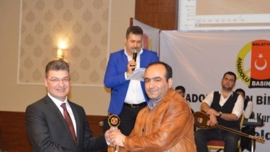 Anadolu Basın Birliğinden Halk Bankası'na Ödül
