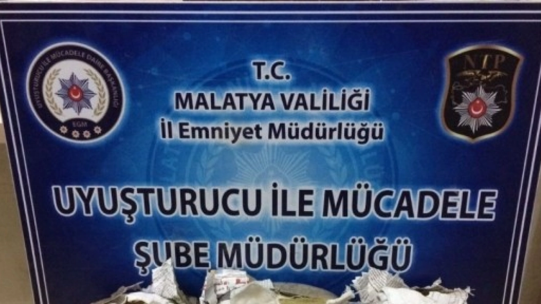 Araçta 8 Kilo Uyuşturucu Madde Ele Geçirdi