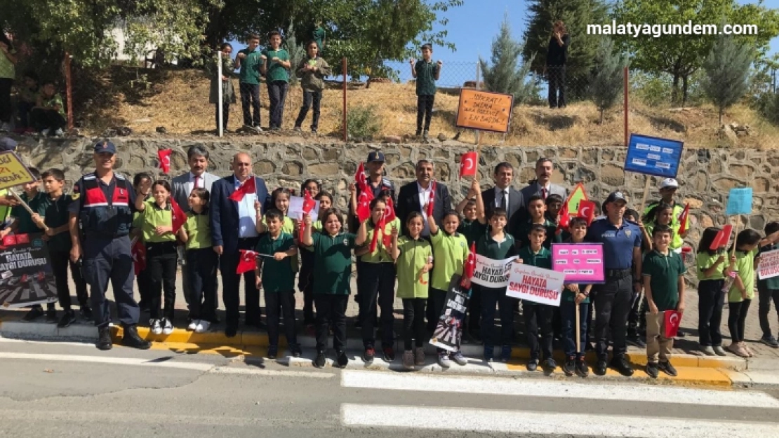 Arapgir'de yaya geçitlerinde farkındalık çalışması