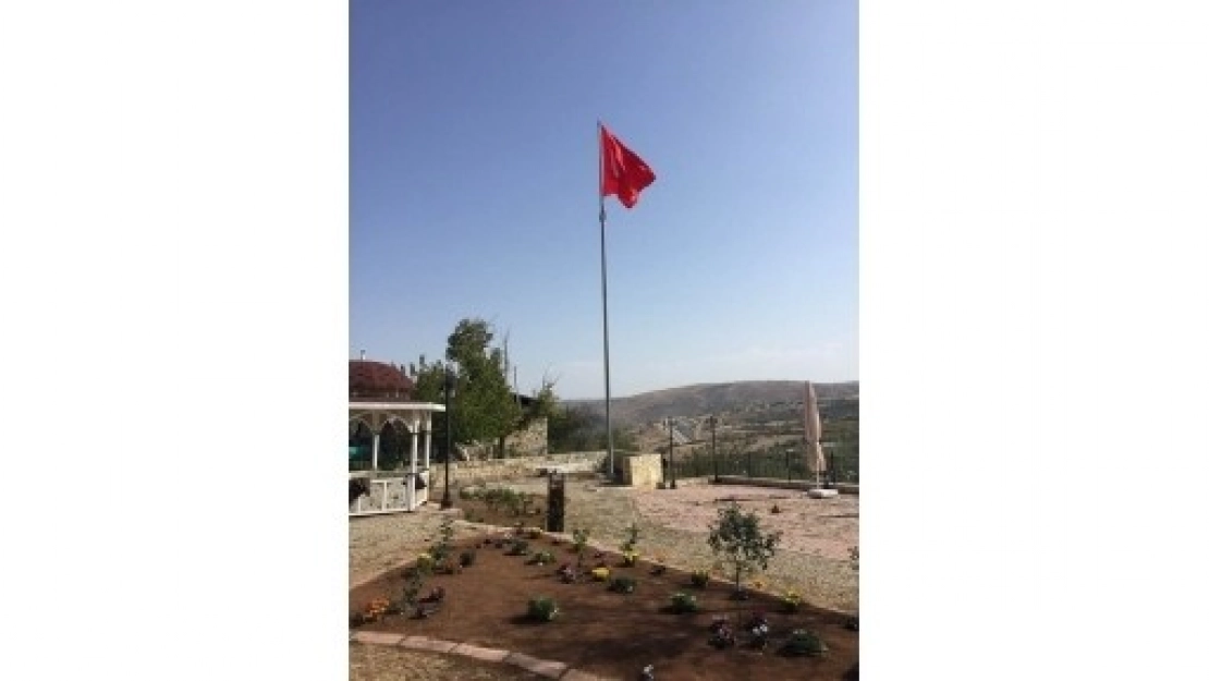 Arapgir'de Dev Türk Bayrağı