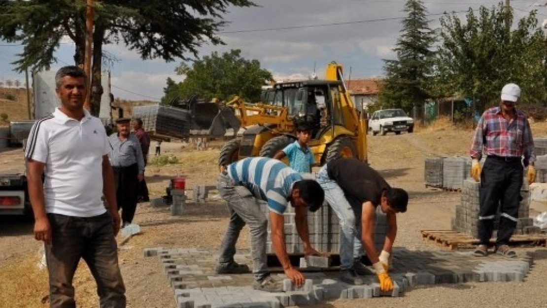 Arguvan'da Yol Çalışmaları Sürüyor